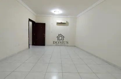 Apartment - 3 Bedrooms - 3 Bathrooms for rent in Thabit Bin Zaid Street - Al Mansoura - Doha