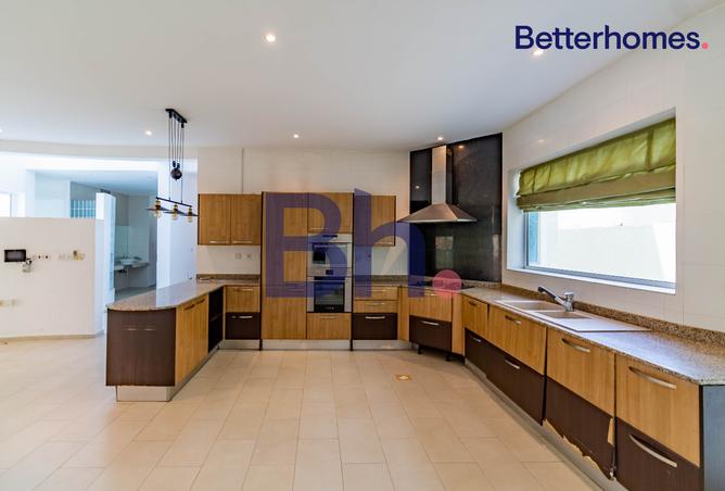 851713 - Property Image 3