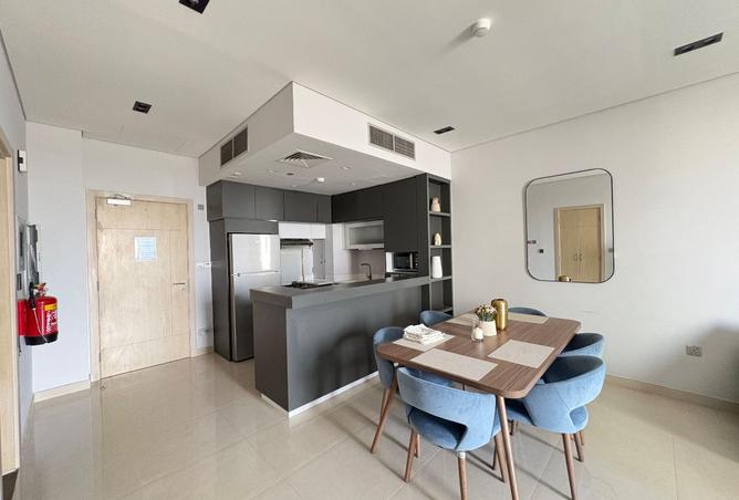 988414 - Property Image 2