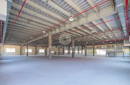 Warehouse - Studio - 2 Bathrooms for rent in Industrial Area 4 - Industrial Area - Industrial Area - Doha