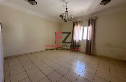 Compound - 3 Bedrooms - 3 Bathrooms for rent in Najma street - Old Airport Road - Doha