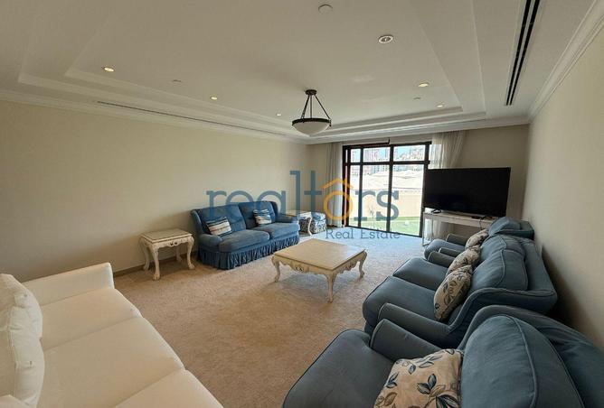 945388 - Property Image 2