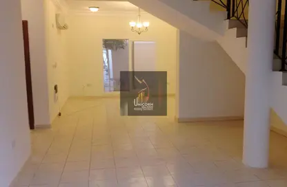 مجمع سكني - 4 غرف نوم - 4 حمامات للايجار في شارع المطار القديم - طريق المطار القديم - الدوحة