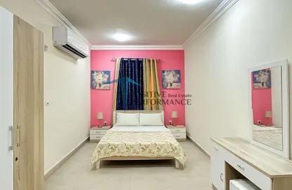 شقة - 2 غرف نوم - 2 حمامات للايجار في شارع النعيجة - غرب الهلال - الهلال - الدوحة