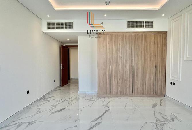 993316 - Property Image 3