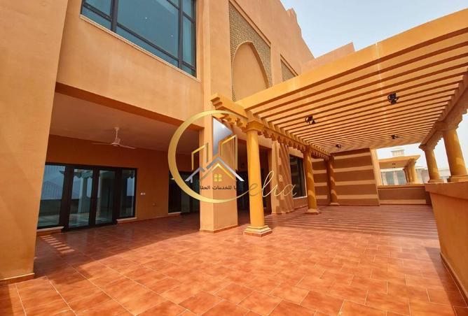 915372 - Property Image 3