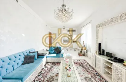Apartment - 2 Bedrooms - 3 Bathrooms for sale in Viva East - Viva Bahriyah - The Pearl Island - Doha