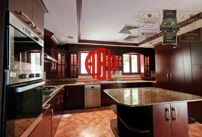 912683 - Property Image 3