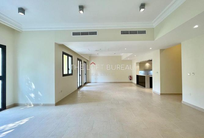924556 - Property Image 2