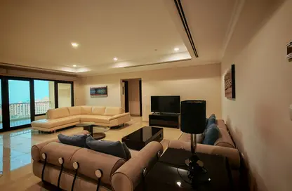Apartment - 3 Bedrooms - 3 Bathrooms for rent in Porto Arabia - The Pearl Island - Doha