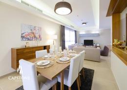 صورةغرفة المعيشة / غرفة الطعام لـ: شقة - 2 غرف نوم - 3 حمامات للكراء في شارع الكورنيش - شارع الكورنيش - الدوحة, صورة 1