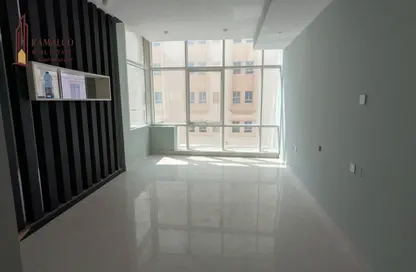 Apartment - 2 Bedrooms - 2 Bathrooms for rent in Umm Ghuwailina 4 - Umm Ghuwailina - Doha