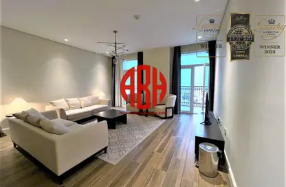 Apartment - 2 Bedrooms - 3 Bathrooms for rent in Floresta Gardens - Floresta Gardens - The Pearl Island - Doha