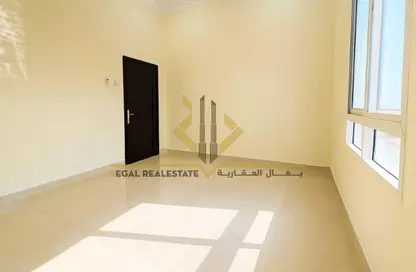 Apartment - 2 Bedrooms - 1 Bathroom for rent in Al Dafna - Doha