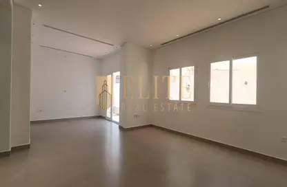 Villa - 4 Bedrooms - 5 Bathrooms for rent in Ain Khaled Villas - Ain Khaled - Doha