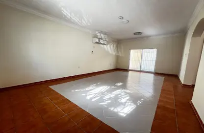 Compound - 3 Bedrooms - 3 Bathrooms for rent in Al Luqta - Al Luqta - Doha