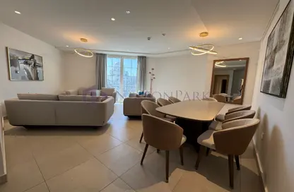 Apartment - 3 Bedrooms - 5 Bathrooms for rent in Floresta Gardens - Floresta Gardens - The Pearl Island - Doha