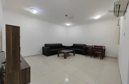 Apartment - 1 Bedroom - 1 Bathroom for rent in Umm Ghuwalina - Umm Ghuwailina - Doha