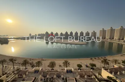شقة - 2 غرف نوم - 3 حمامات للايجار في فيفا غرب - فيفا بحرية - جزيرة اللؤلؤة - الدوحة