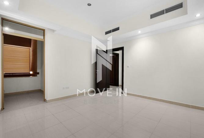 983885 - Property Main Image