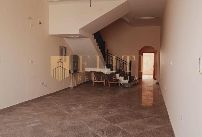 965888 - Property Image 2