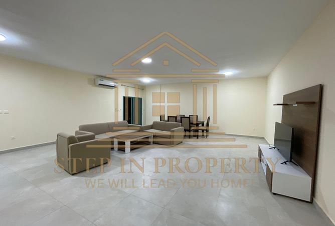 942990 - Property Image 2