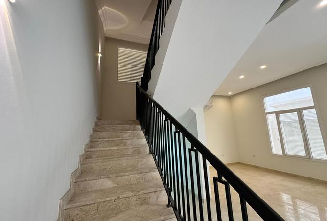 995367 - Property Image 2