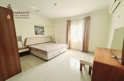Apartment - 3 Bedrooms - 2 Bathrooms for rent in Umm Ghuwailina 4 - Umm Ghuwailina - Doha
