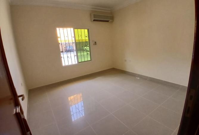 995625 - Property Image 3