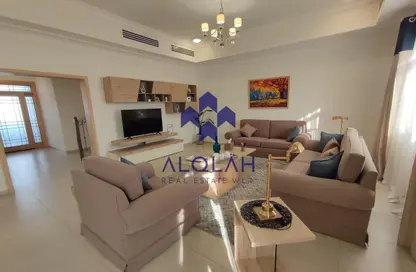 Villa - 3 Bedrooms - 4 Bathrooms for rent in Muraikh - AlMuraikh - Doha