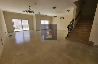 مجمع سكني - 4 غرف نوم - 4 حمامات للايجار في شارع المطار القديم - طريق المطار القديم - الدوحة