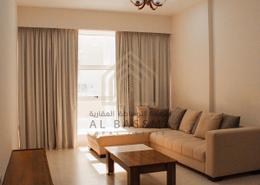 صورةغرفة المعيشة لـ: شقة - 2 غرف نوم - 2 حمامات للكراء في المنتزه - الدوحة, صورة 1