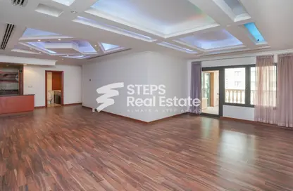 Apartment - 2 Bedrooms - 3 Bathrooms for sale in West Porto Drive - Porto Arabia - The Pearl Island - Doha