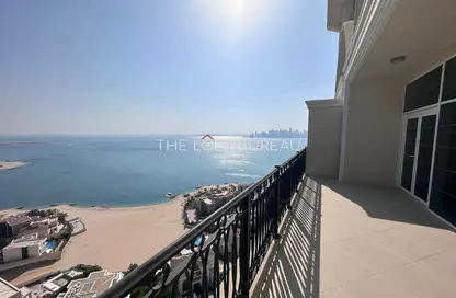 Penthouse - 3 Bedrooms - 5 Bathrooms for rent in Floresta Gardens - Floresta Gardens - The Pearl Island - Doha