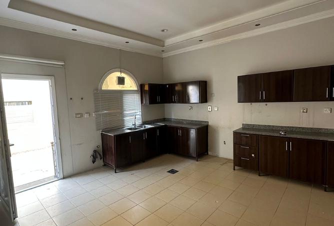 988739 - Property Image 2