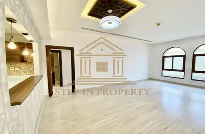 Apartment - 2 Bedrooms - 3 Bathrooms for rent in New Al Hitmi - Fereej Bin Omran - Doha