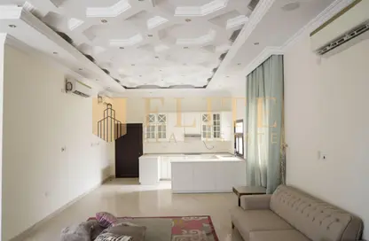 فيلا - 8 غرف نوم - 8 حمامات للبيع في الرويس - الرويس - الشمال