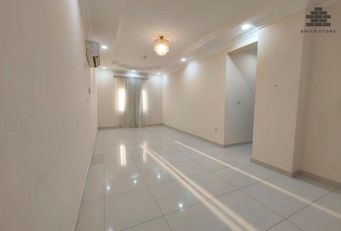 1000925 - Property Image 2