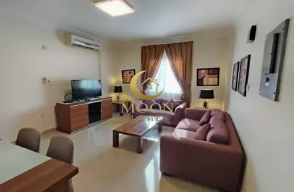 Apartment - 2 Bedrooms - 2 Bathrooms for rent in Umm Ghuwailina - Doha