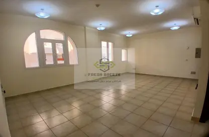 شقة - 2 غرف نوم - 2 حمامات للايجار في 28  نجمة - شارع ابن درهم - نجمة - الدوحة