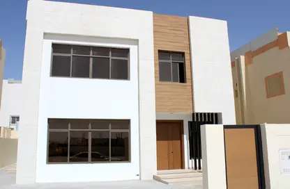 Villa - 7+ Bedrooms - 7+ Bathrooms for rent in Umm Al Seneem Street - Ain Khaled - Doha