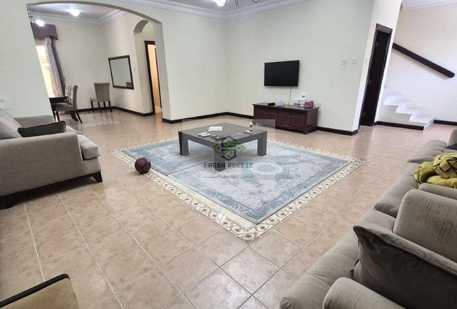 942032 - Property Image 2