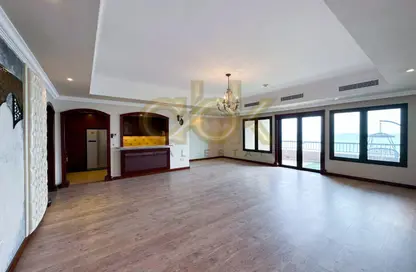 Apartment - 3 Bedrooms - 4 Bathrooms for sale in East Porto Drive - Porto Arabia - The Pearl Island - Doha