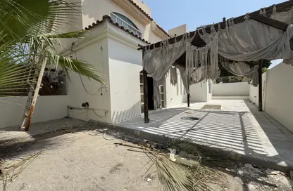 مجمع سكني - 3 غرف نوم - 4 حمامات للايجار في سوق الغرافة - الغرافة - الدوحة