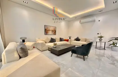 Villa - 5 Bedrooms - 7 Bathrooms for rent in Al Thumama - Al Thumama - Doha
