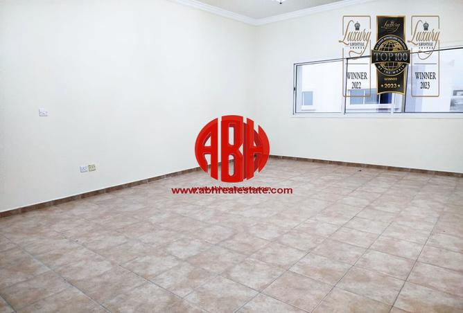842419 - Property Image 3