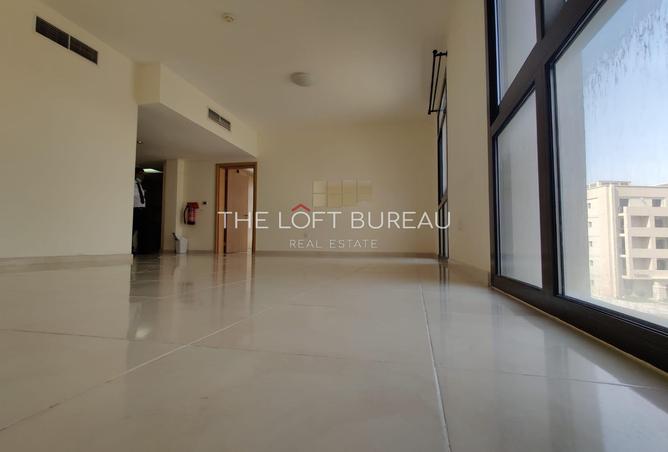 909689 - Property Image 3