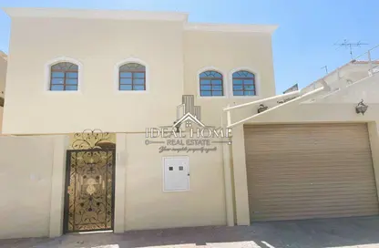Villa - 6 Bedrooms - 7 Bathrooms for sale in Madinat Khalifa North - Madinat Khalifa - Doha