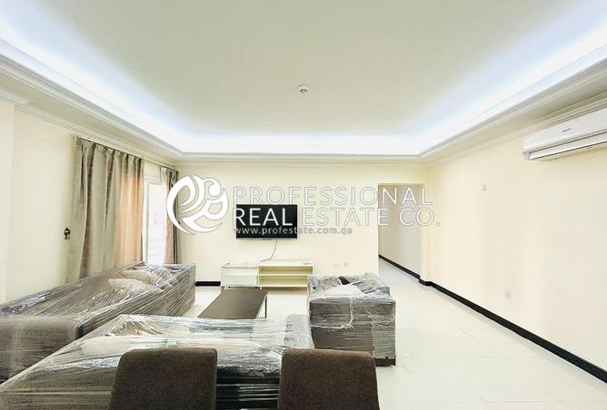 988455 - Property Image 2