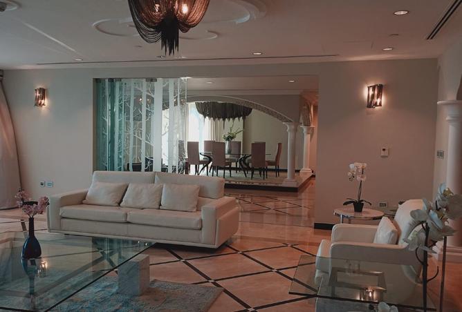 985132 - Property Image 2